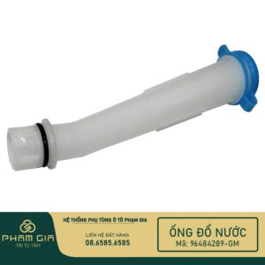 ống đổ nước rửa kính xe ô tô